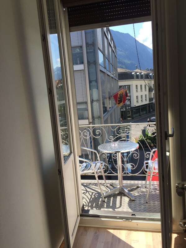 Balcony - Interlaken Happy Central Apartment (Interlaken)