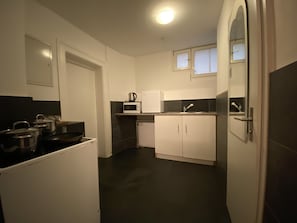 Economy Quadruple Room, 1 Bedroom | Desk, free WiFi