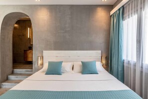 Deluxe Σουίτα, Θέα στη Θάλασσα | Ιταλικά σεντόνια Frette, κλινοσκεπάσματα υψηλής ποιότητας 