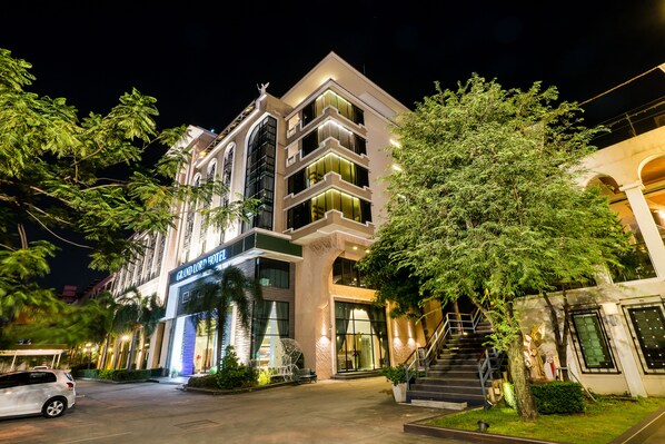 Front of property - evening/night