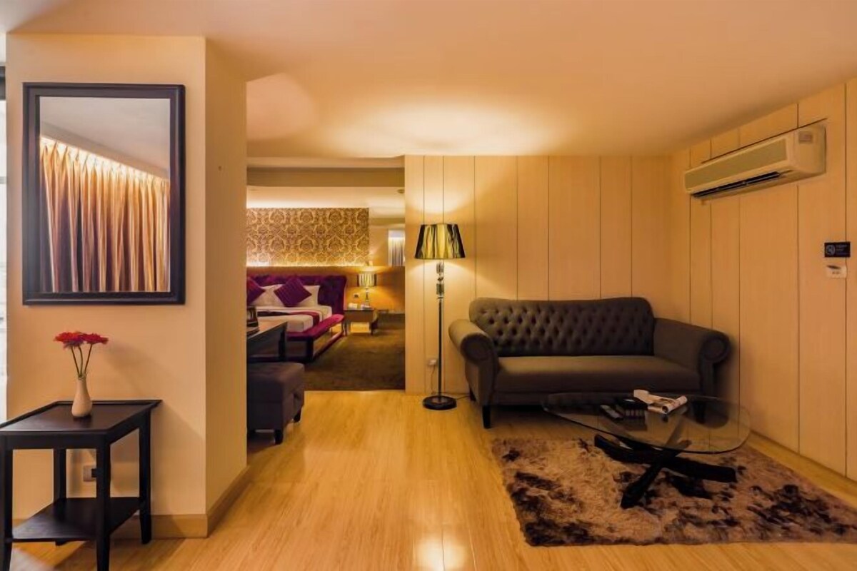 Living area | Flat-screen TV
