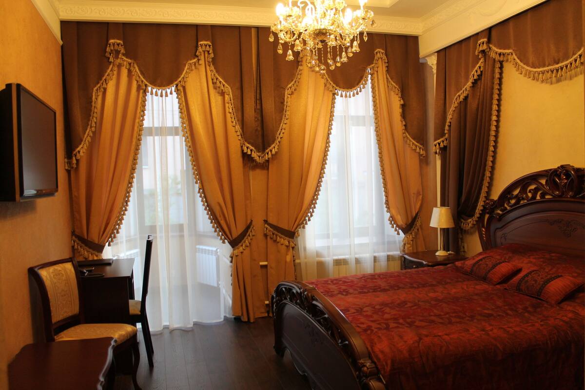 Superior Double Room | Meja, kalis bunyi, seterika/papan seterika, katil lipat simpan/tambahan