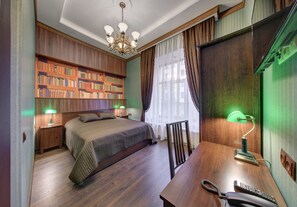 Kahden hengen standard-huone | Työpöytä, äänieristys, silitysrauta/-lauta, lisävuoteet