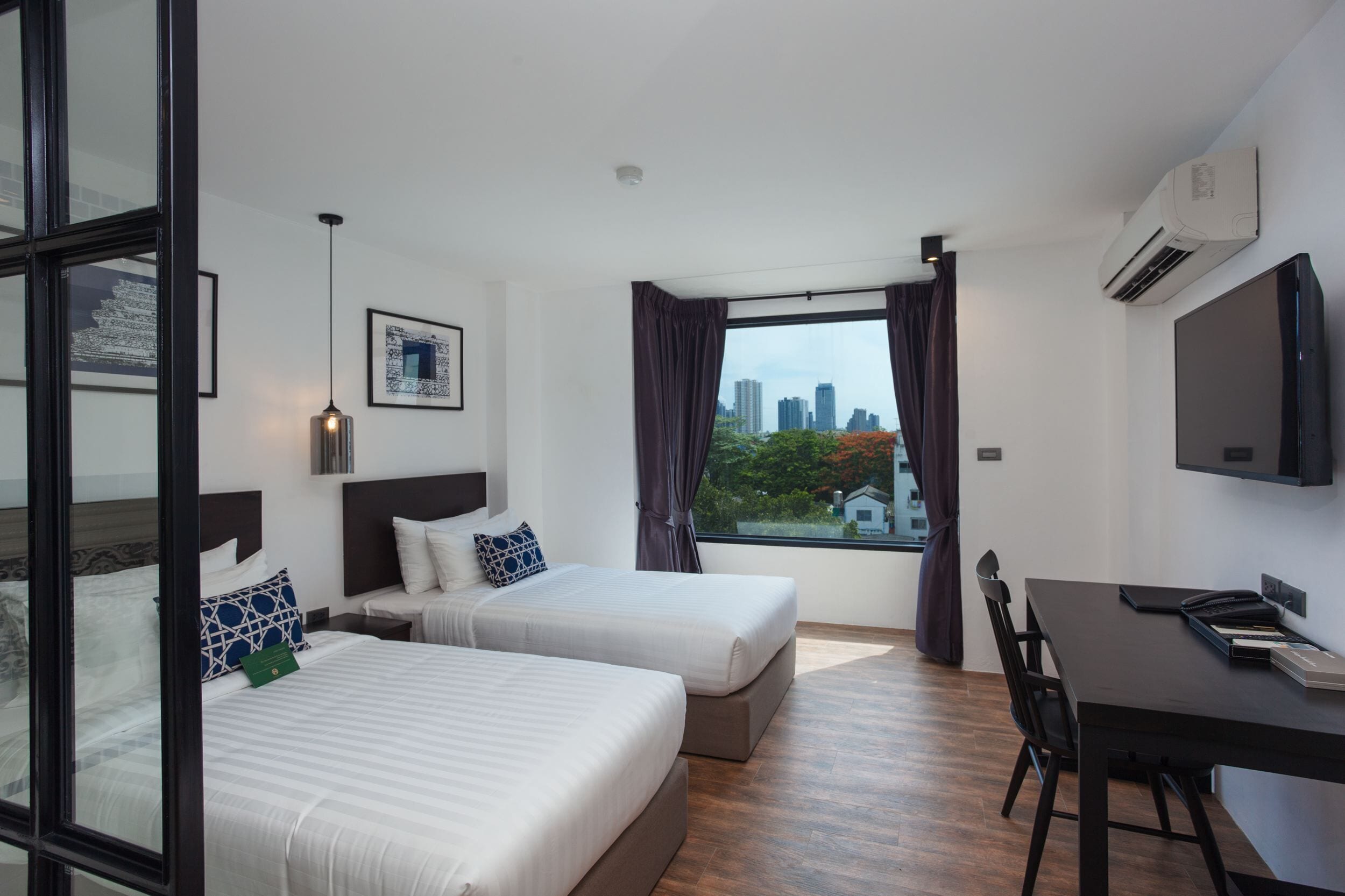 In-room safe, blackout curtains, free WiFi, bed sheets