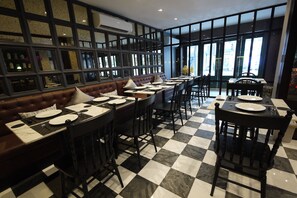 Dining -  Oriental Heritage Hotel (Bangkok)