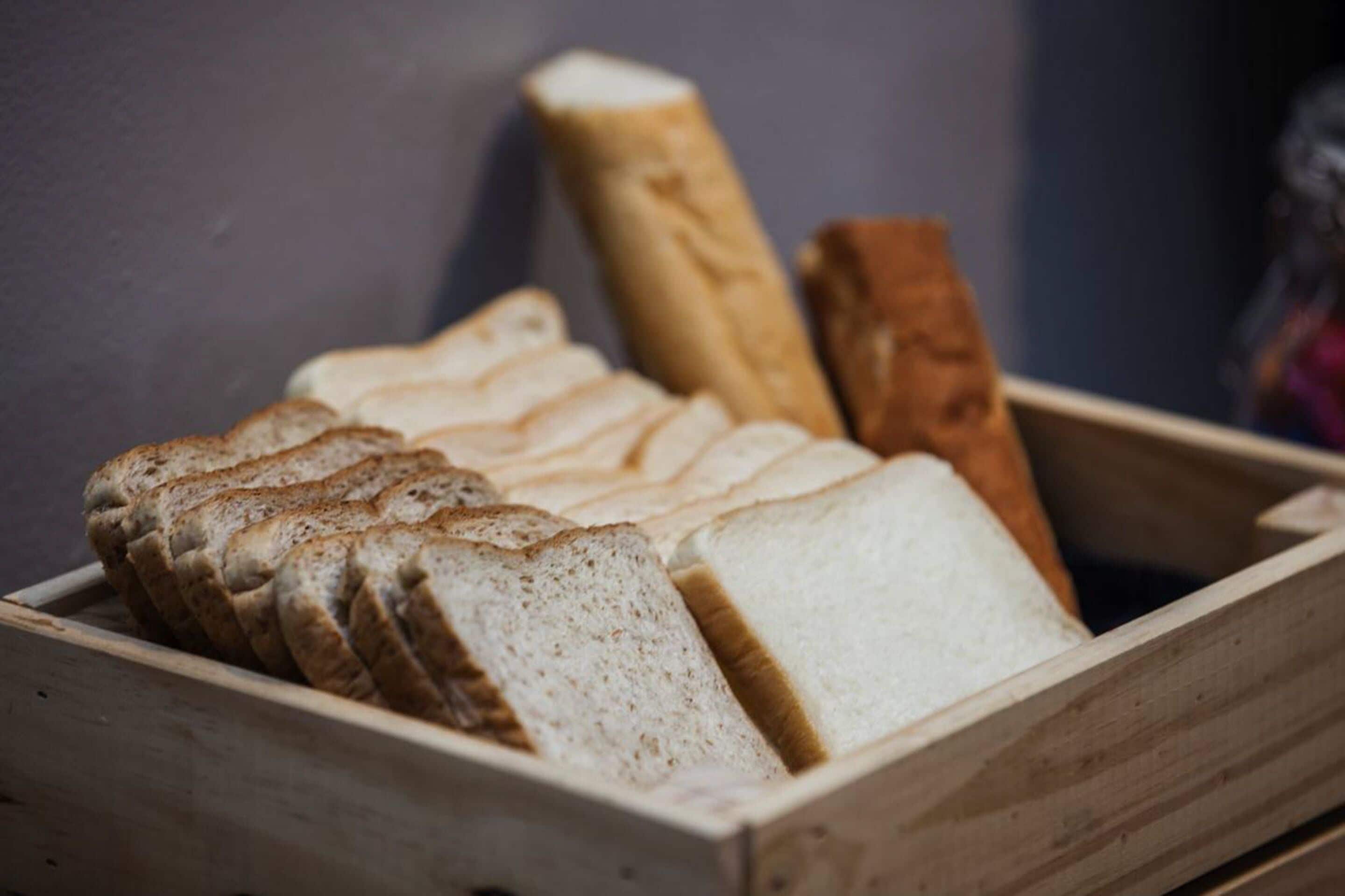 daily buffet breakfast (thb 350 per person)