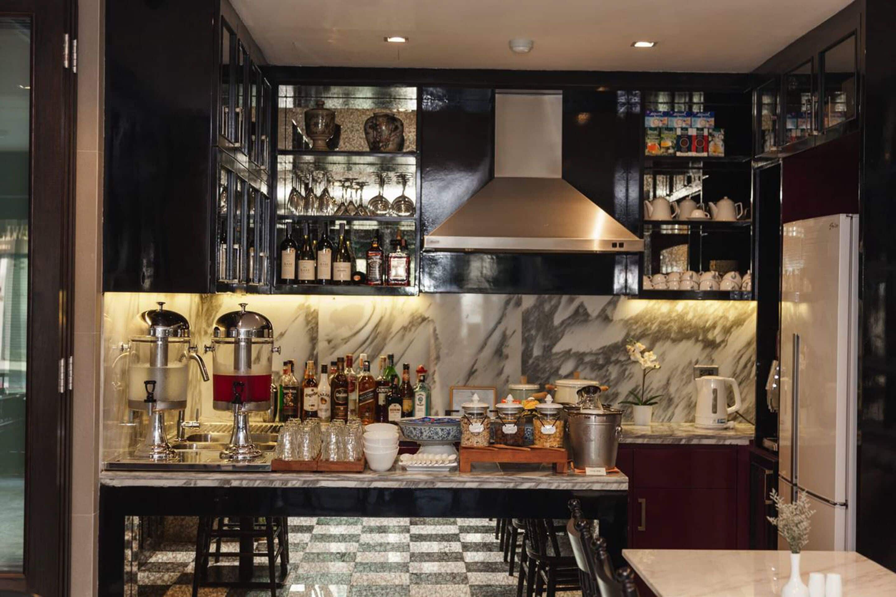 daily buffet breakfast (thb 350 per person)