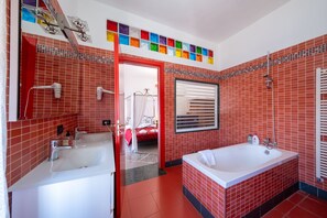 Double Room | Bathroom | Free toiletries, hair dryer, bidet, towels - Christian Bed&Breakfast (Pisa)