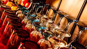 Colazione continentale, servita tutte le mattine (6 EUR a persona)