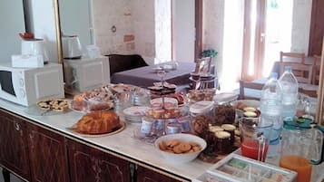 Colazione a buffet inclusa, servita tutte le mattine