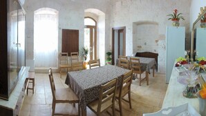Breakfast area - Ape Rossa B&B (Castellana Grotte)