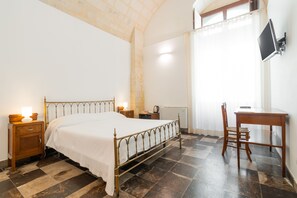 Standard Double Room, 1 Queen Bed