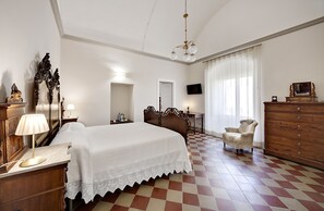Deluxe Room, 1 Queen Bed with Sofa bed | Premium bedding, minibar, in-room safe, desk - Epoca  - Camere con Stile (Ragusa)