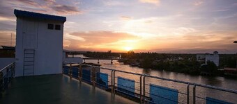 The Port Hostel By Suwatchai