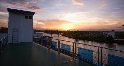 The Port Hostel By Suwatchai