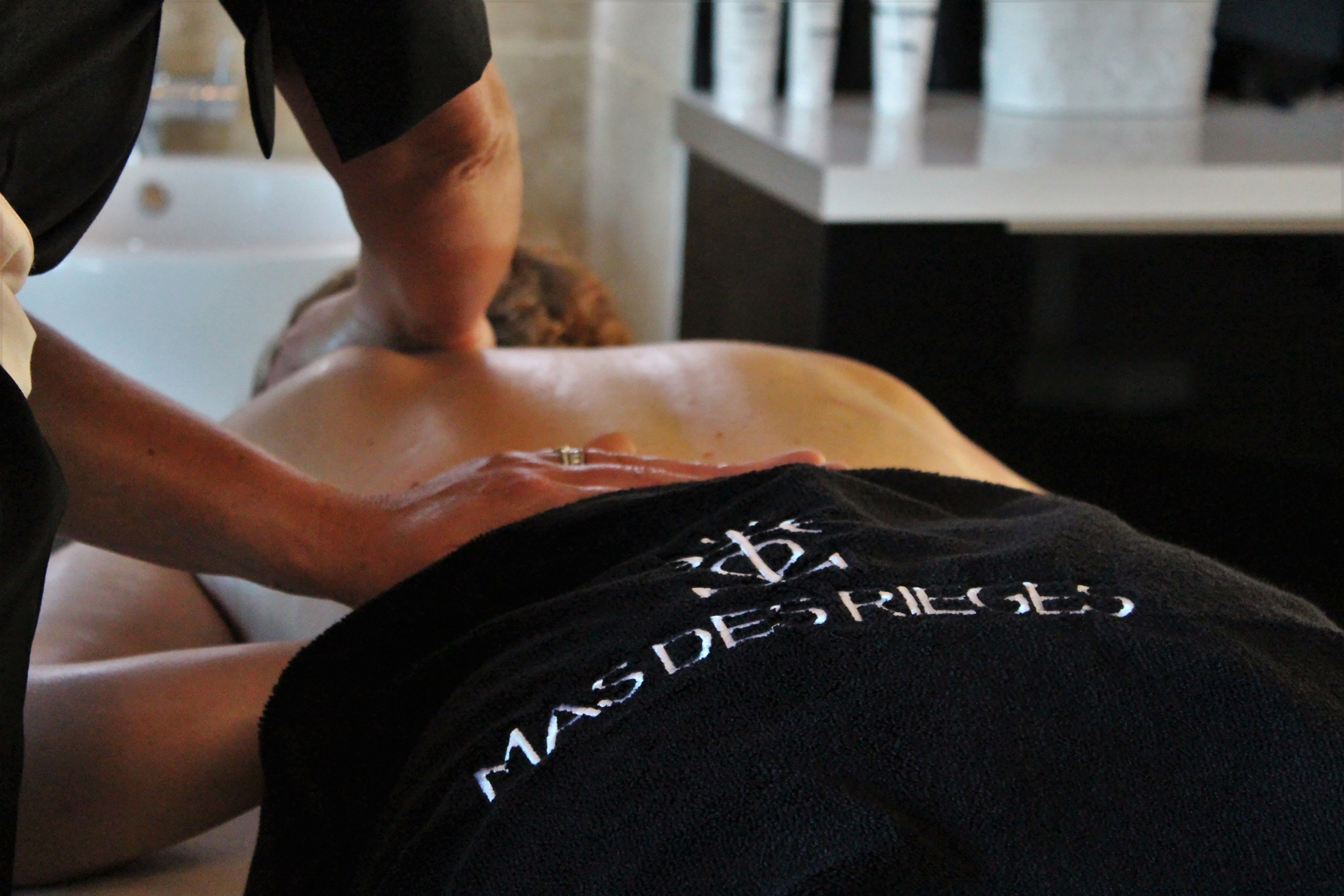 couples treatment room(s), body treatments, body scrubs, facials