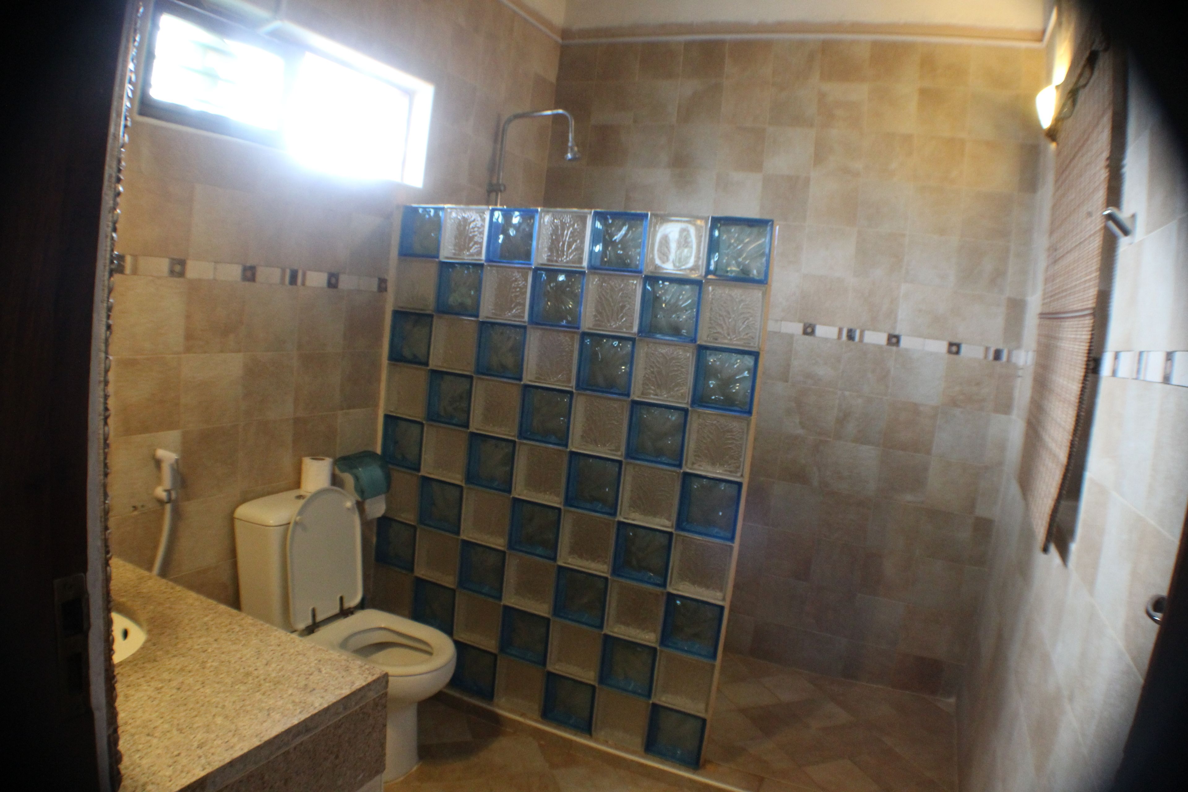 shower, free toiletries, towels