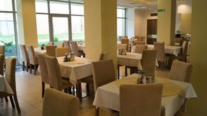 매일 뷔페 무료 아침 식사 포함