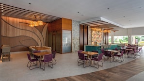 4 bars/lounges, brewpub, cocktail bar - Rio Quente Resorts - Cristal Resort (Rio Quente)