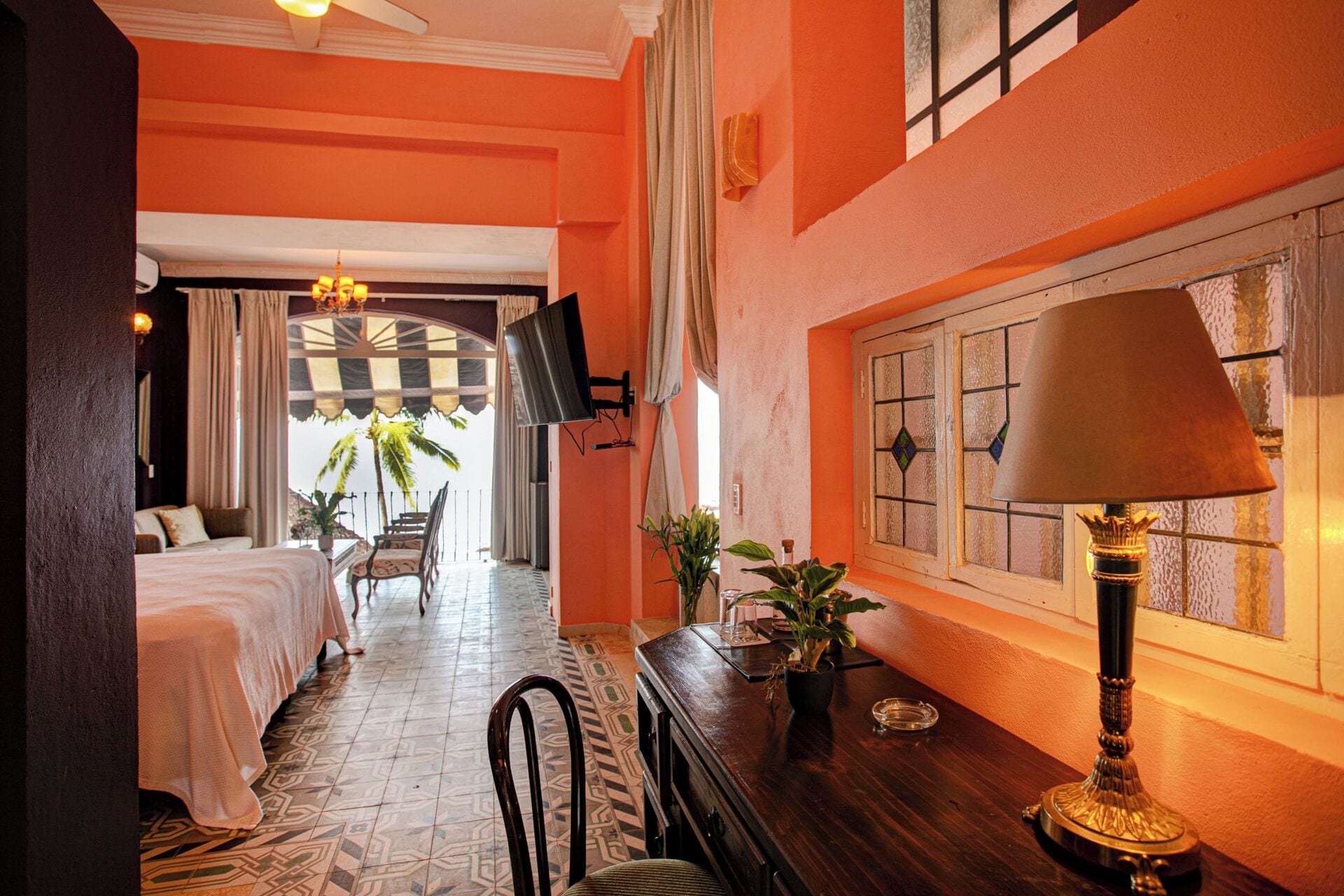 Deluxe Room Oceanfront | Premium bedding, in-room safe, individually decorated