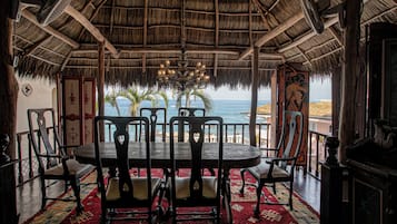 Päivittäinen tilauksen mukaan valmistettu aamiainen maksusta