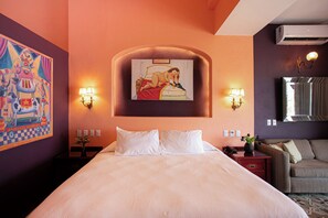 Deluxe Room Oceanfront | Premium bedding, in-room safe, individually decorated