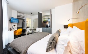 Junior Suite | Premium bedding, in-room safe, desk, soundproofing - Ténéo Apparthotel Talence - Espeleta (Talence)