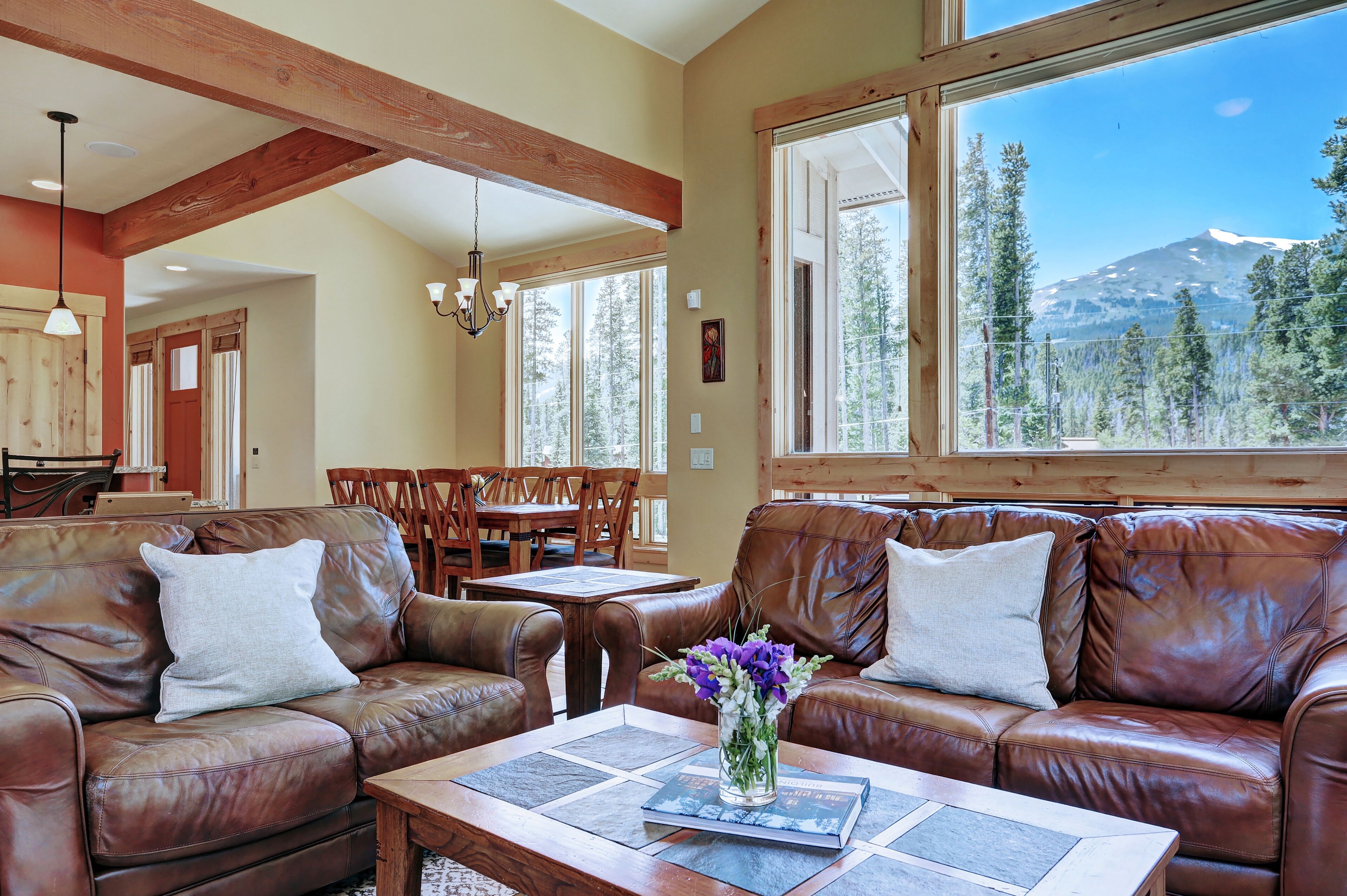 Apartment, 5 Bedrooms | Living area