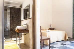 Tweepersoonskamer | Een minibar, een bureau, verduisterende gordijnen, geluiddichte muren
