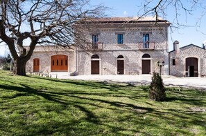 Exterior - Masseria Salecchia (Bovino)