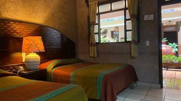 Quadruple Room | Free WiFi, bed sheets