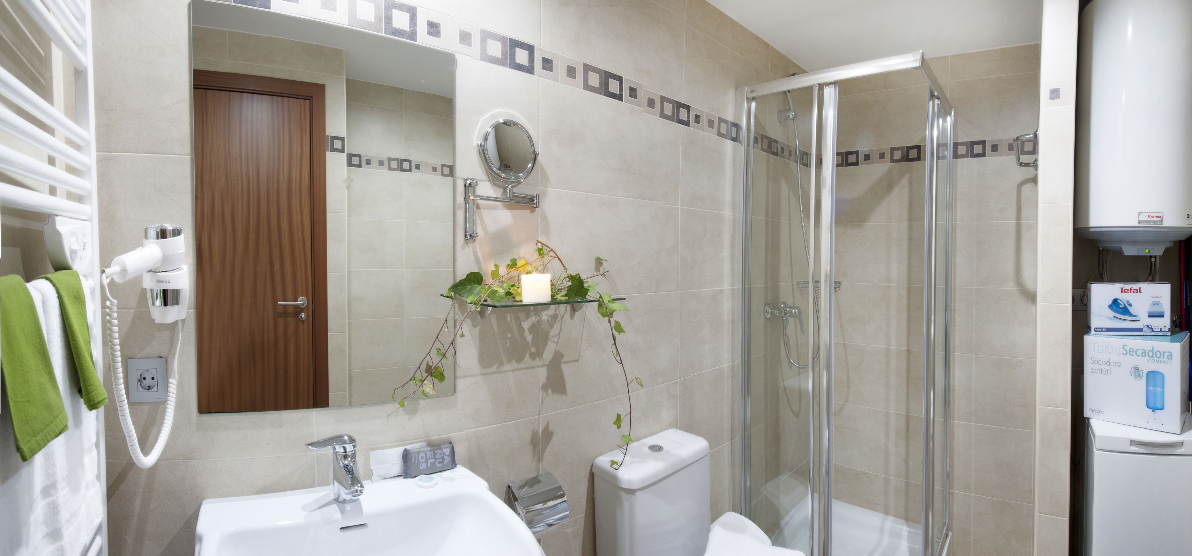 Standard Apartment | Bathroom | Free toiletries, hair dryer, bidet, towels