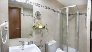 Standard-Apartment | Badezimmer