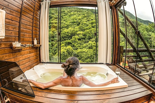 Chalet superior, hidromasaje | Baño | Toallas, jabón, shampoo, papel de baño