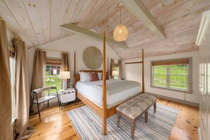Pines Duplex Suite | Sengetøy av topp kvalitet, individuelt dekorert og individuelt innredet