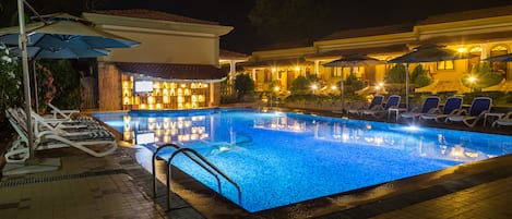 Piscina all'aperto