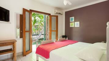 Quarto casal luxo de uso individual | Frigobar, cortinas blackout, Wi-Fi de cortesia