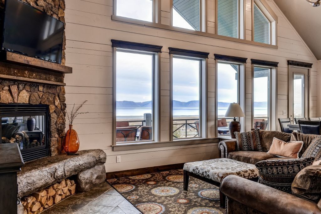 Signature Cabin, 6 Bedrooms, Lake View, Lakeside | 1 bedroom, premium bedding, free rollaway beds, free wired Internet