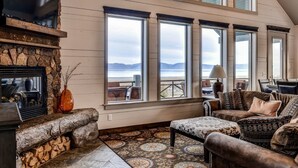 Signature Cabin, 6 Bedrooms, Lake View, Lakeside - Bear Lake Luxury Rentals (Fish Haven)