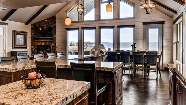 Signature Cabin, 6 Bedrooms, Lake View, Lakeside - Bear Lake Luxury Rentals (Fish Haven)