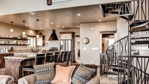 Signature Cabin, 6 Bedrooms, Lake View, Lakeside - Bear Lake Luxury Rentals (Fish Haven)