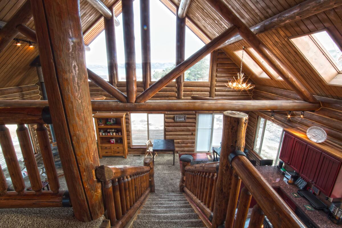 Chalet rustique, 4 chambres, vue sur le lac, au bord de la plage | 1 chambre, literie de qualité, lit d’appoint (gratuit)