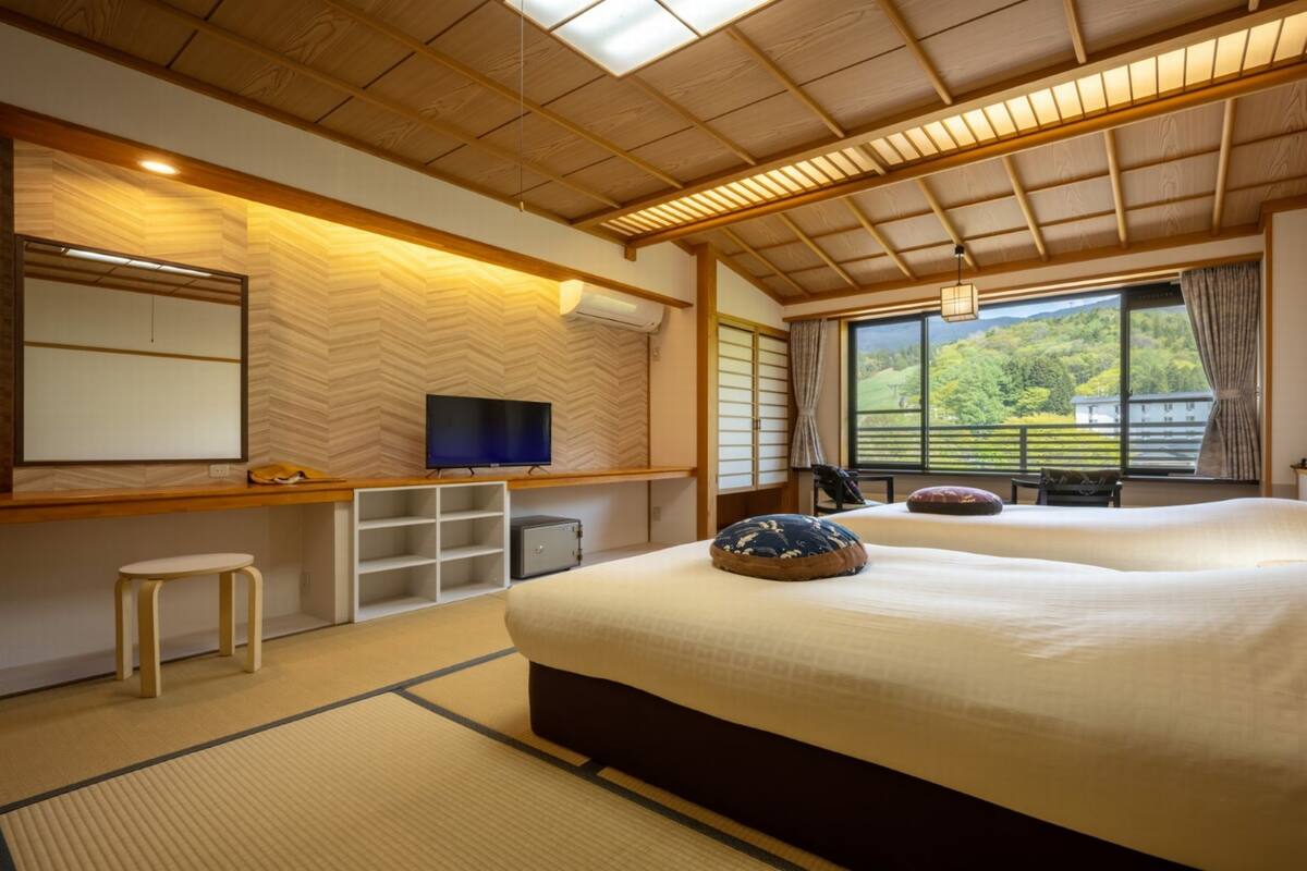 高級客房, 非吸煙房, 山景 (Japanese Modern Twin, 12 Tatami Mats) | 房內夾萬、免費 Wi-Fi、床單