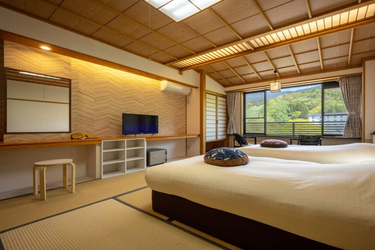 Camera Superior, non fumatori, vista montagna (Japanese Modern Twin, 12 Tatami Mats) | Una cassaforte in camera, Wi-Fi gratuito, lenzuola