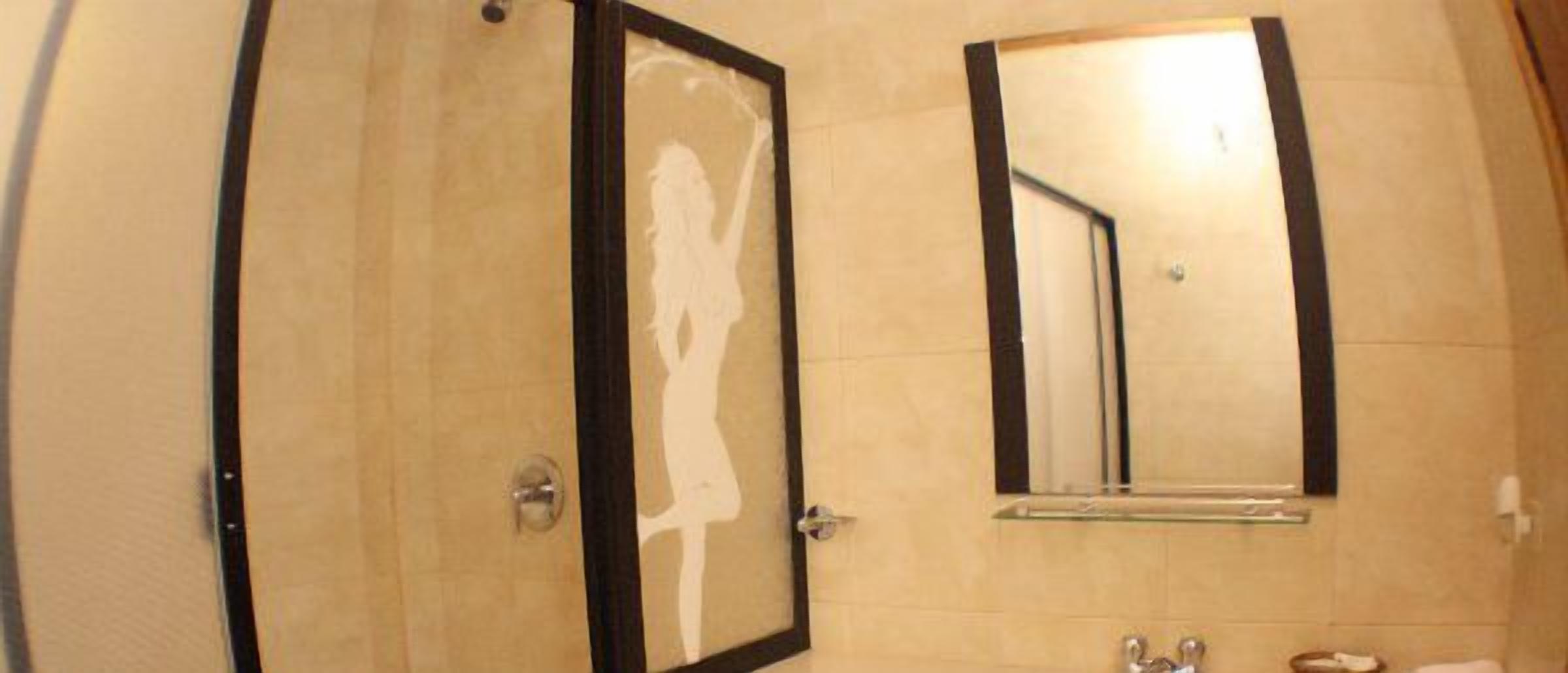 minibar, iron/ironing board, free wifi