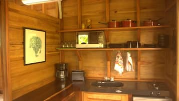 Bungalow Familial, 1 chambre, coin cuisine, vue parc | Coin cuisine privé | Mini réfrigérateur, cafetiÚre/bouilloire, bouilloire électrique