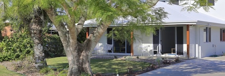 Fachada de la propiedad