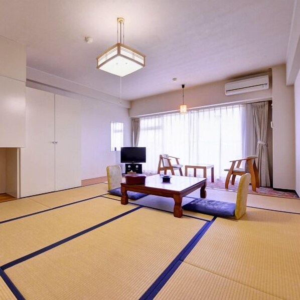Camera Tradizionale (Japanese Style) | Una cassaforte in camera