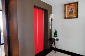 Interior - Casa Blanca (Bangkok)