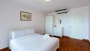 2 Schlafzimmer, Zimmersafe, Schreibtisch, laptopgeeigneter Arbeitsplatz